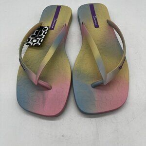 Ipanema Fever Print Flip Flops NWT